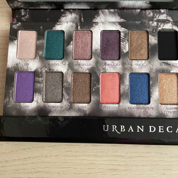 Urban Decay Shadow Box Eyeshadow Palette - Picture 3 of 3